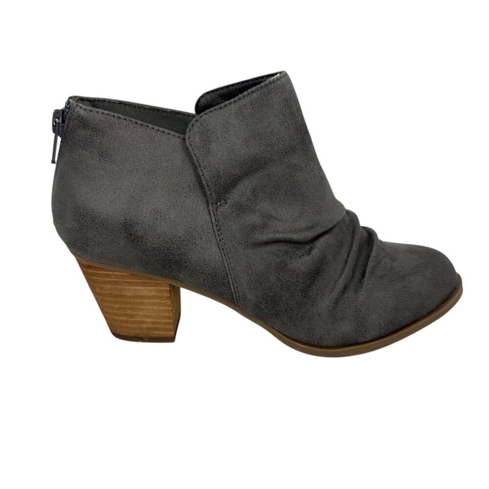 Report Clarice Women's 6.5 Wide  Heeled Short Bootie Gray‎ NWOB + Small Flaw